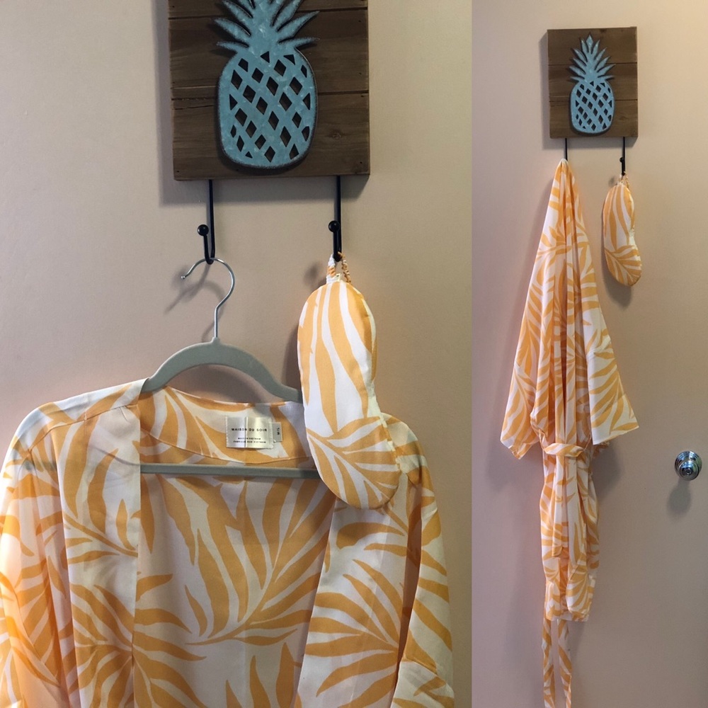 NWT The Magnolia Luxe Beach Robe & Sleep Mask M/L